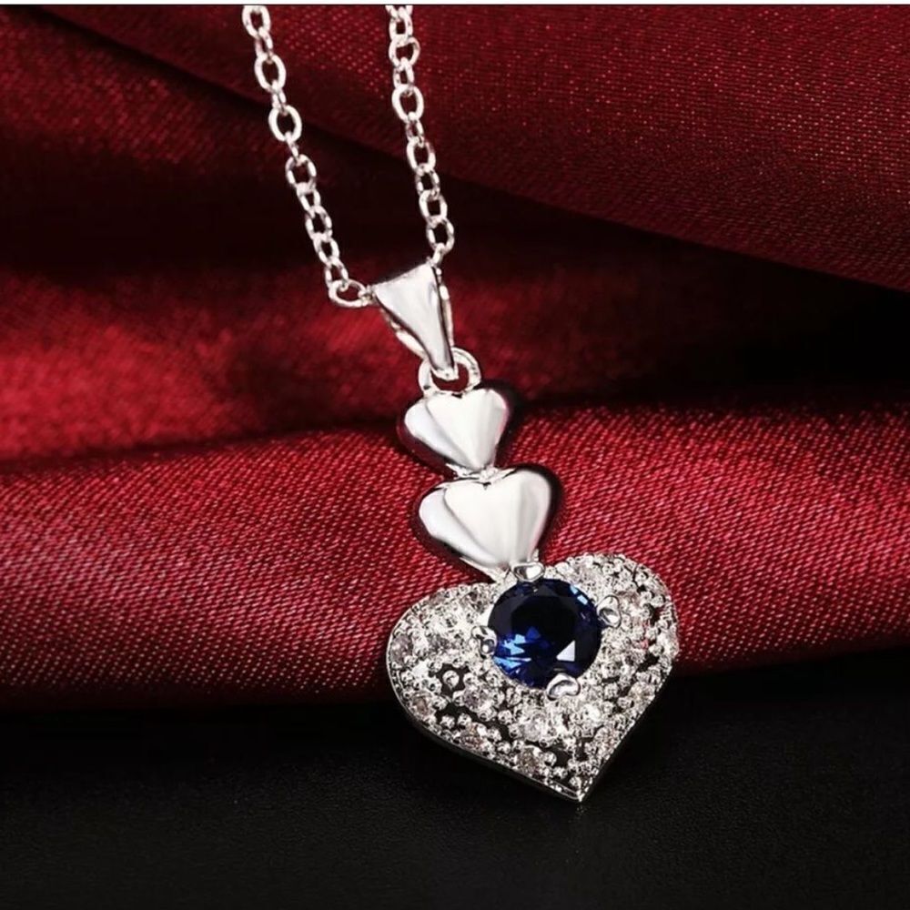 The Something Blue Heart pendant necklace in sapphire and 925 - Picture 3 of 11